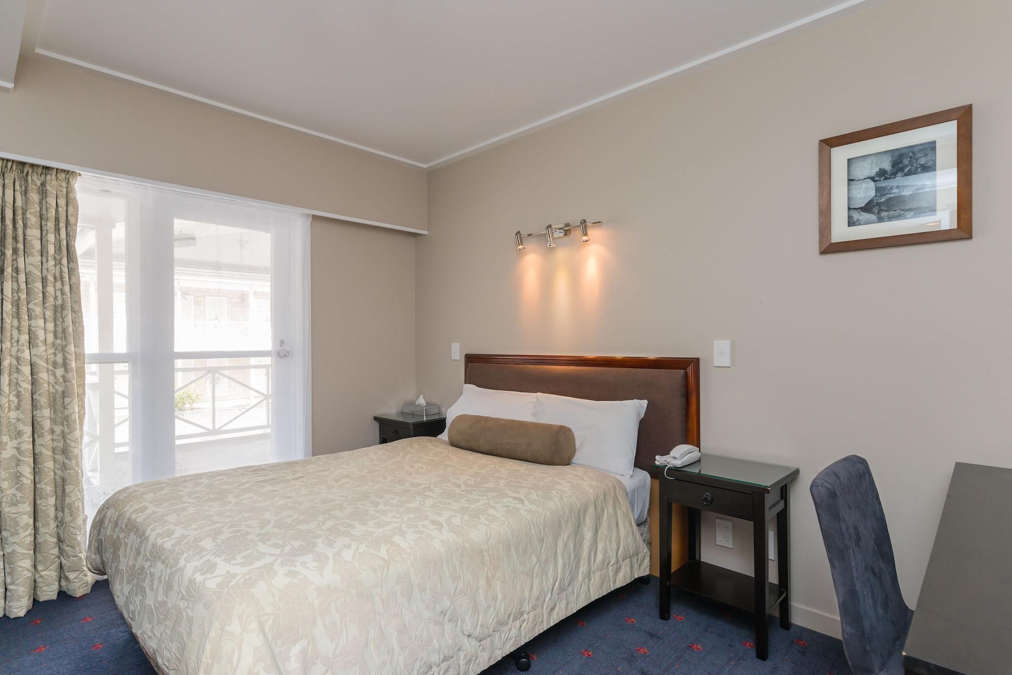 Discovery Settlers Hotel Whangarei Exterior photo