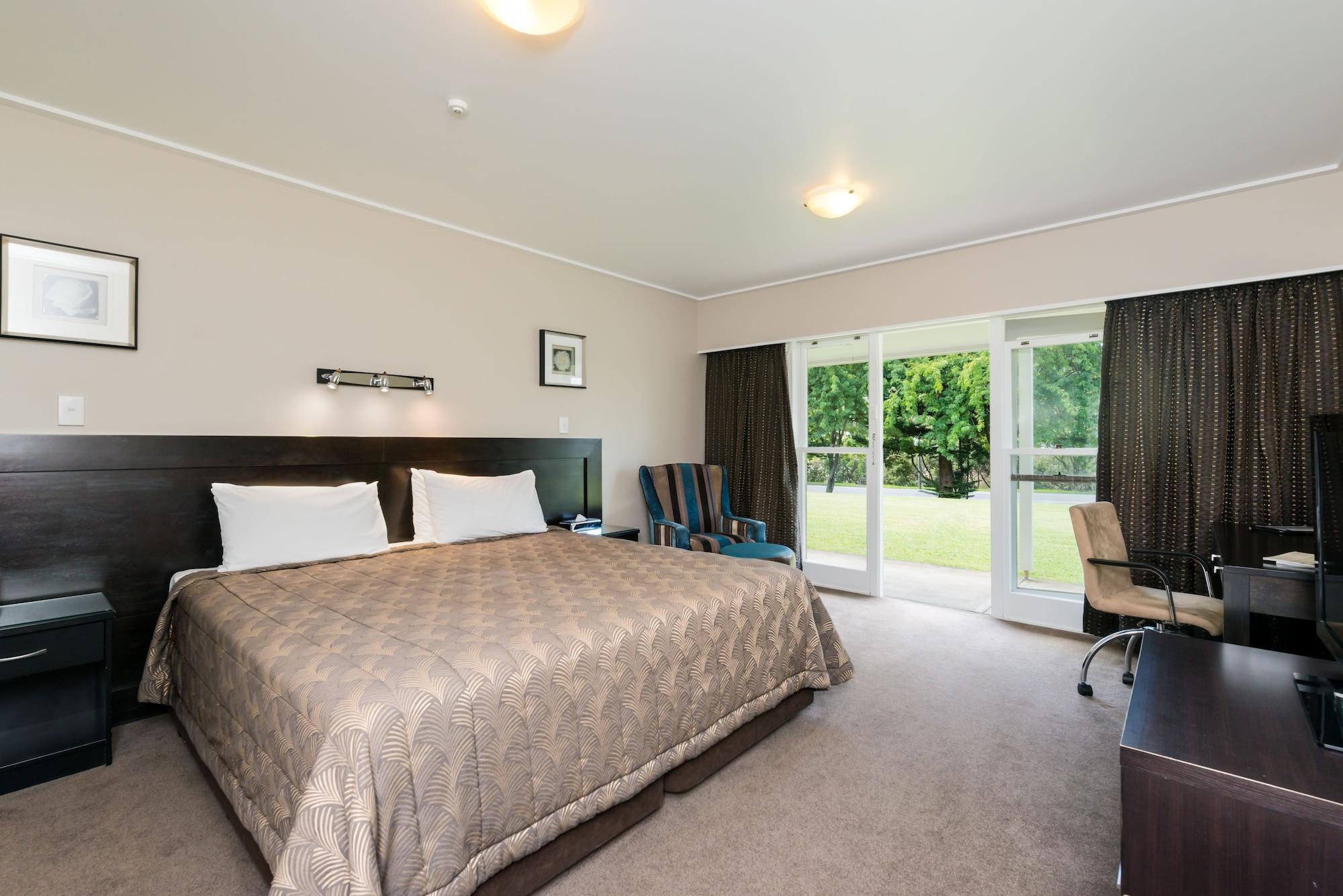 Discovery Settlers Hotel Whangarei Exterior photo