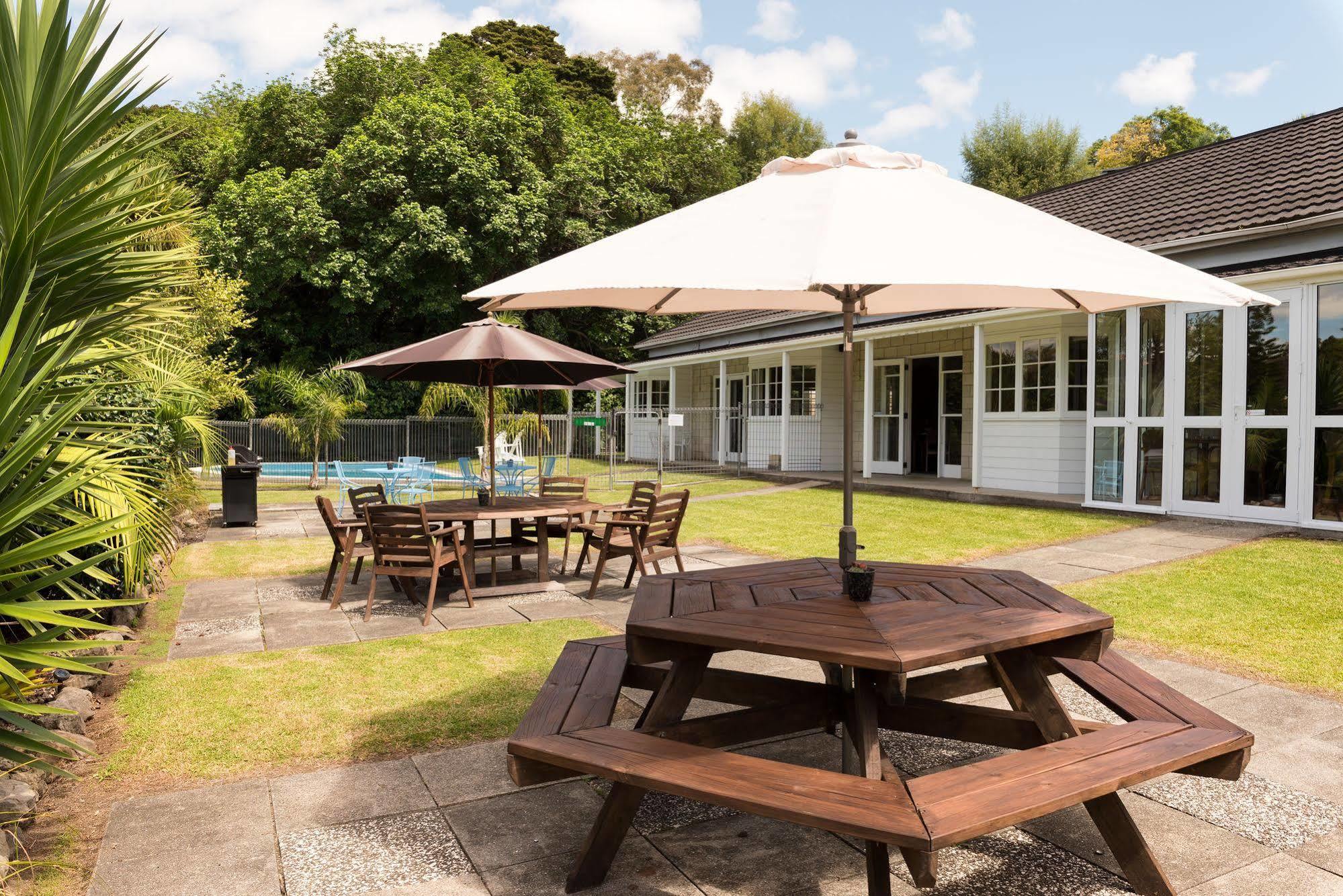 Discovery Settlers Hotel Whangarei Exterior photo